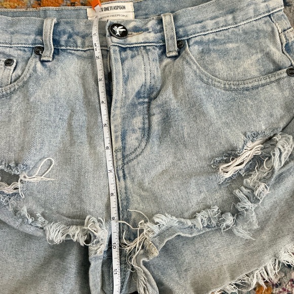 One Teaspoon Bandits Blue Jean Shorts Distressed Cut-Off Style 27 - Picture 8 of 8